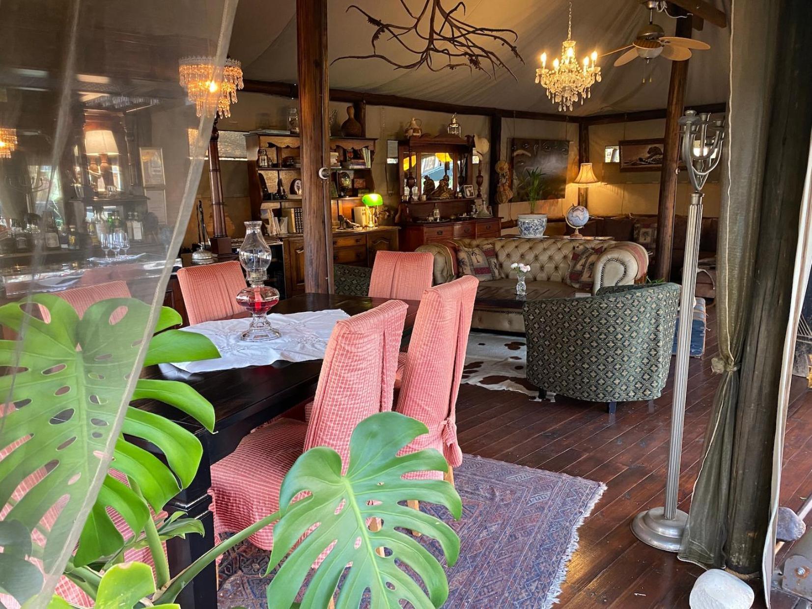 Out In Africa Wildlife Lodge 哈曼斯克拉尔 外观 照片