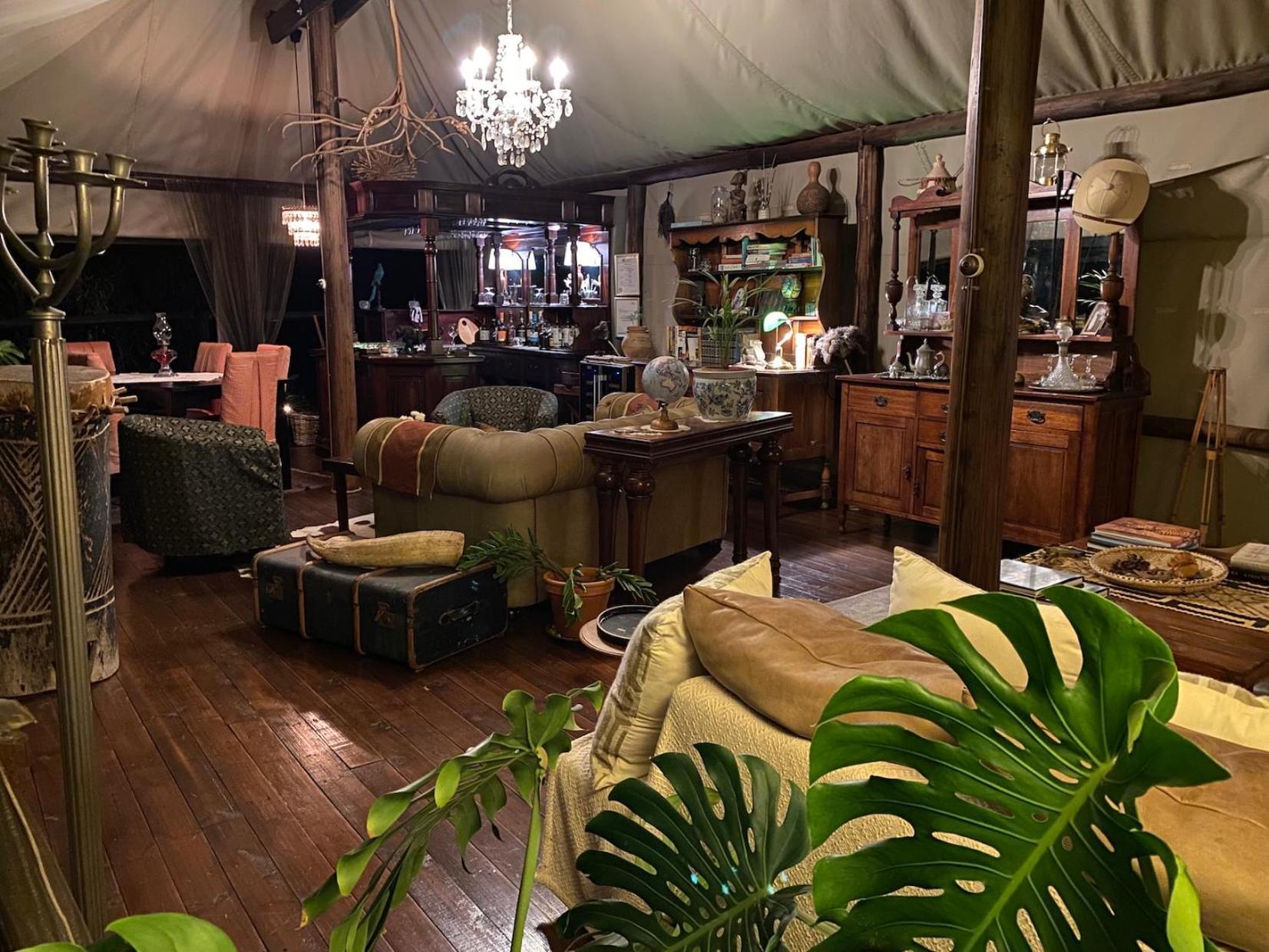 Out In Africa Wildlife Lodge 哈曼斯克拉尔 外观 照片